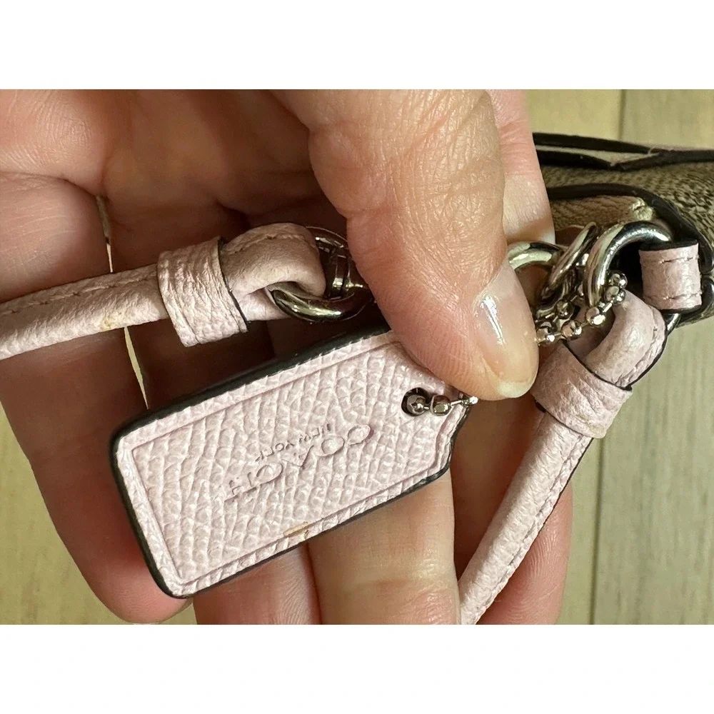 Coach Signature Canvas Corner Zip Wristlet Pink Colorblock Leather F58035